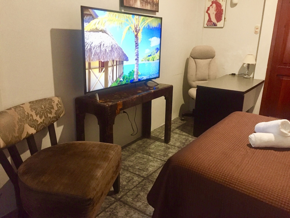 Business Room, 1 Double Bed, City View, Tower photo 3