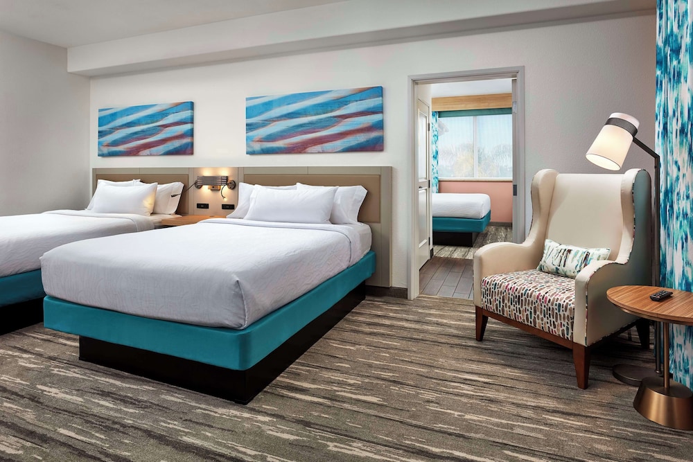 Suite, 2 Queen Beds, Non Smoking - Photo 3