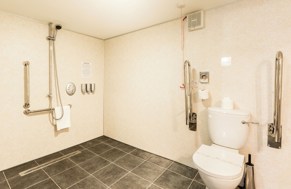 Family Room, Accessible, Annex Building (Pet Friendly)