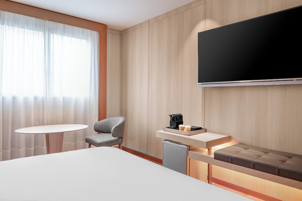 Standard Room, 1 Queen Bed
