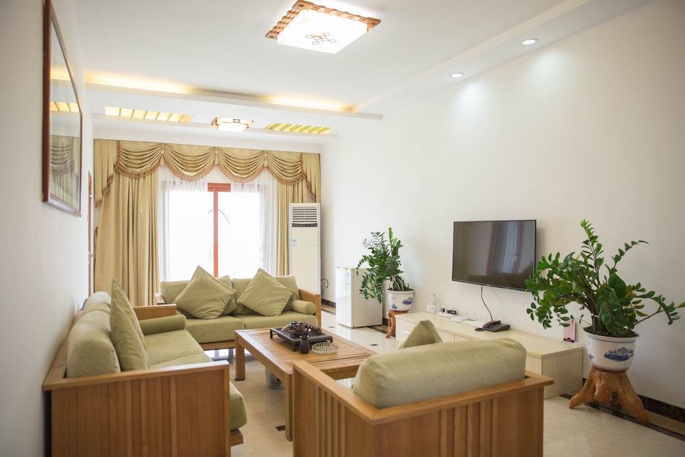 Comfort Suite, 4 Bedrooms, Ensuite, Garden Area photo 2