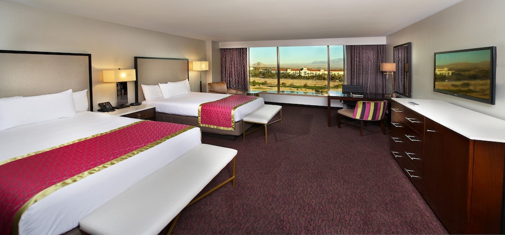Deluxe Room, 2 Queen Beds - Photo 3