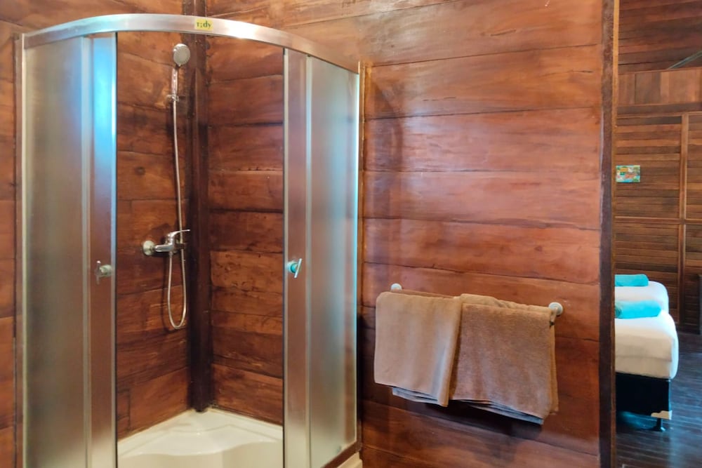 Two-Bedroom Twin Suite - Photo 15