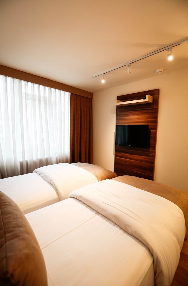 Basic Double Room photo 2