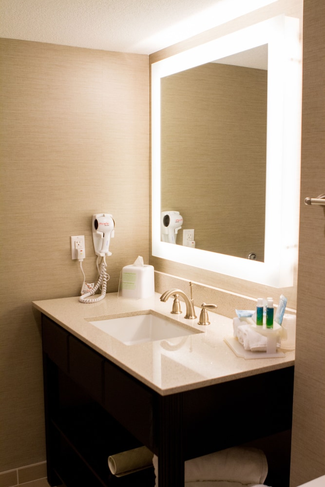 Suite, 2 Queen Beds photo 3
