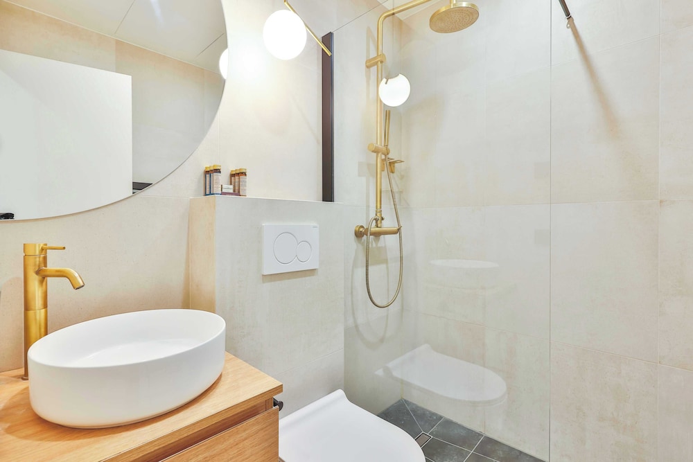 Apartment 2 (GW-33-CREMIEUX-2) photo 3