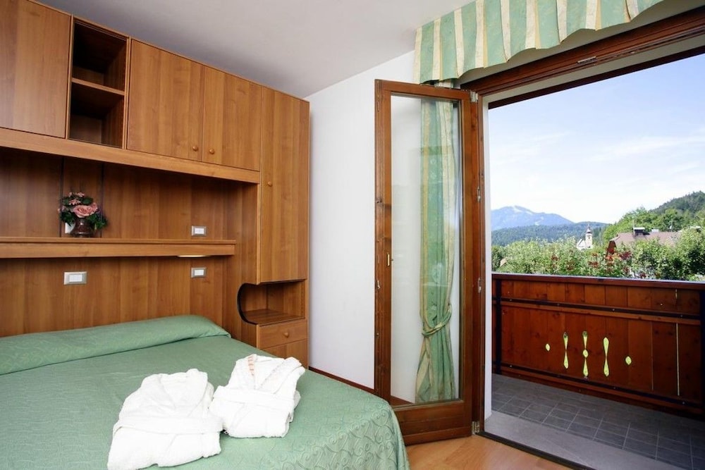Single Room, Balcony