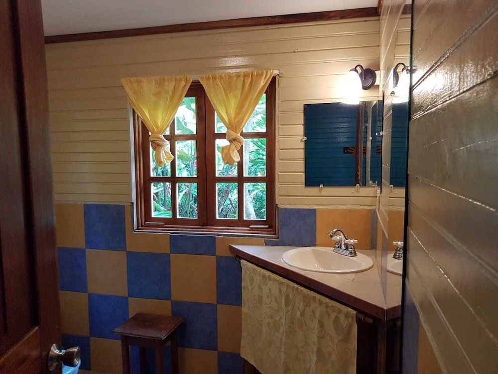 Basic Cabin, Multiple Beds 4 photo 2