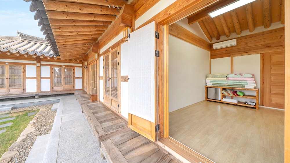 Basic Room, 1 Bedroom (Cosmos) - Photo 4