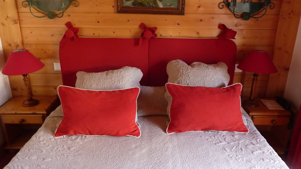 Classic Room, 1 Queen Bed photo 2