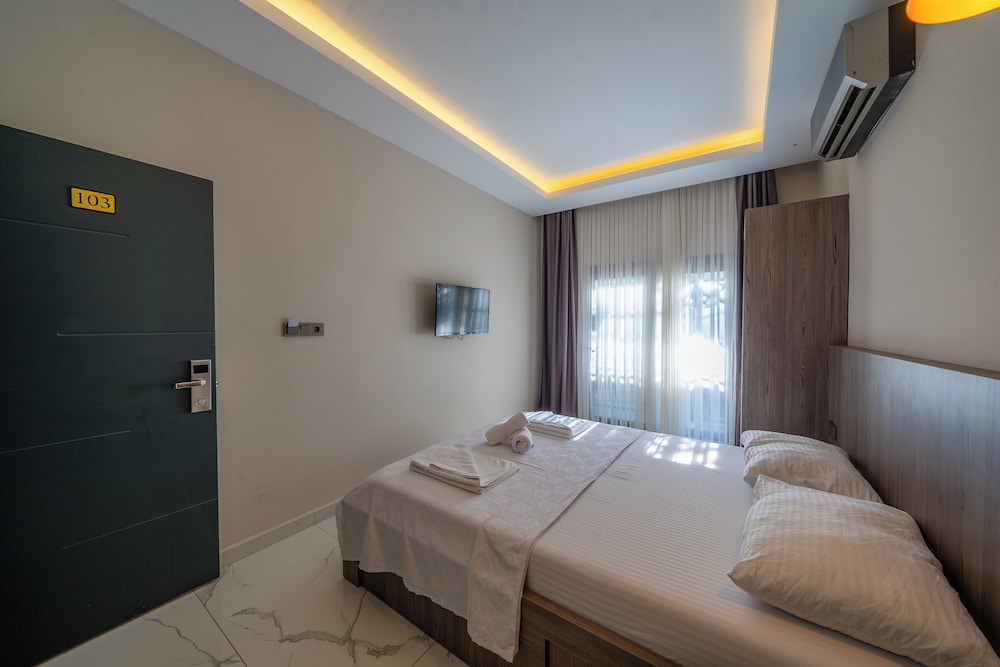 Classic Double or Twin Room, Balcony