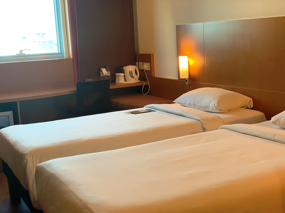 Standard Twin Room, 2 Twin Beds photo 3