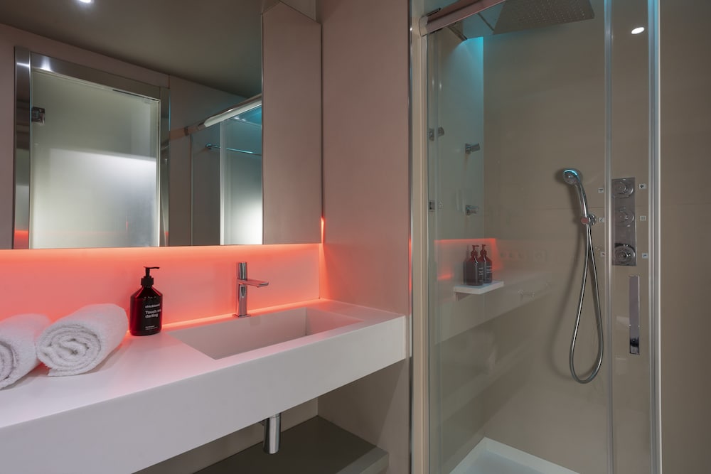 Deluxe Double or Twin Room photo 3