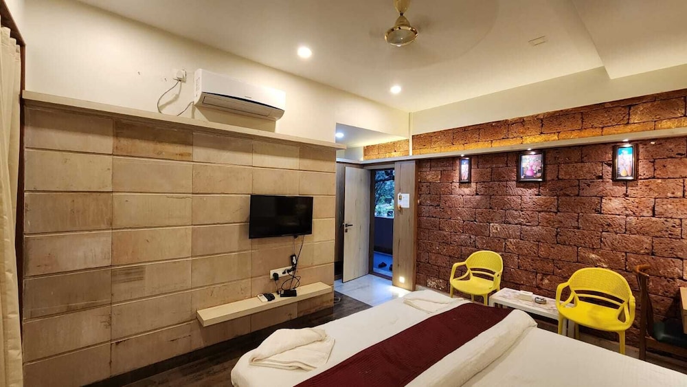 Deluxe Room, City View