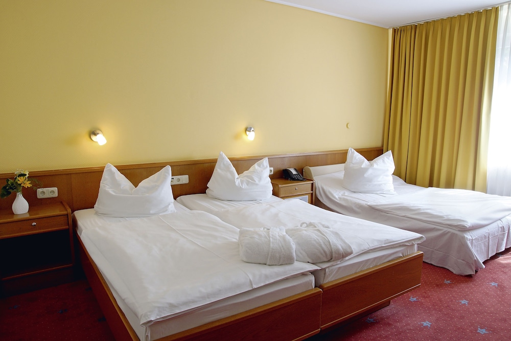 Comfort Triple Room