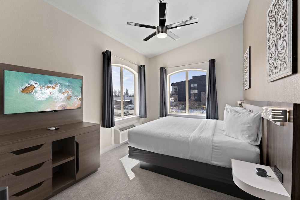 Cedar Street Suite photo 2