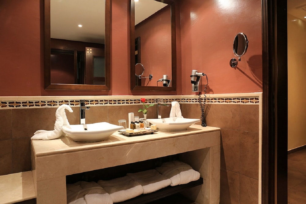 Premium Room, Twin Beds, Garden View - Photo 5