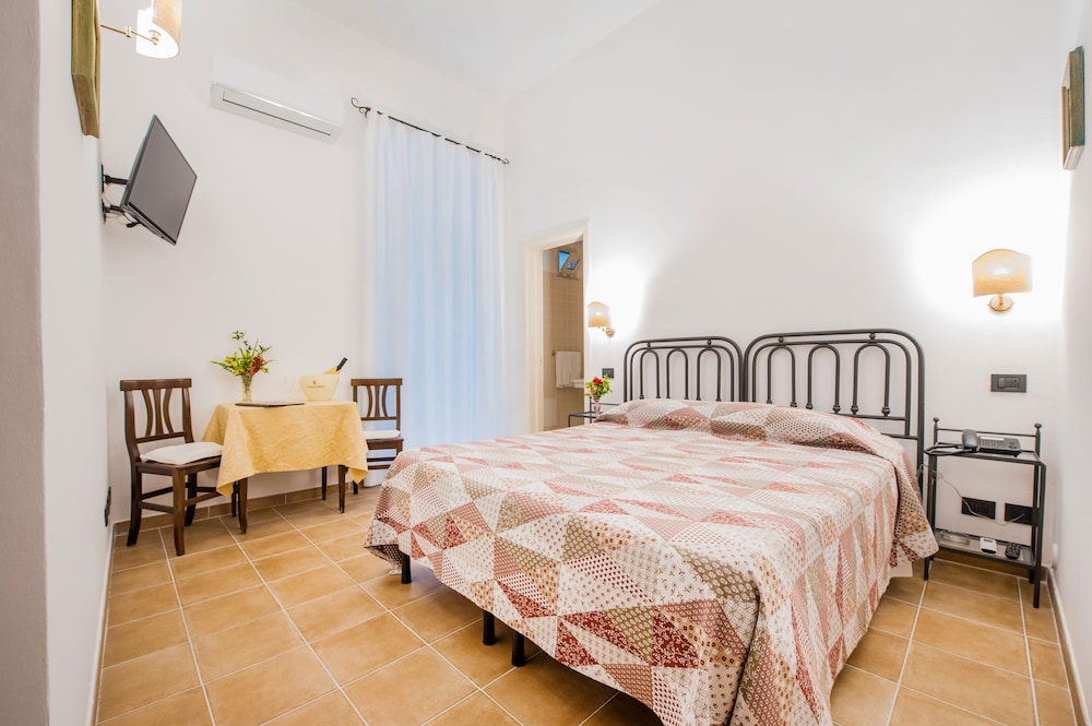 Economy Double Room, Courtyard View