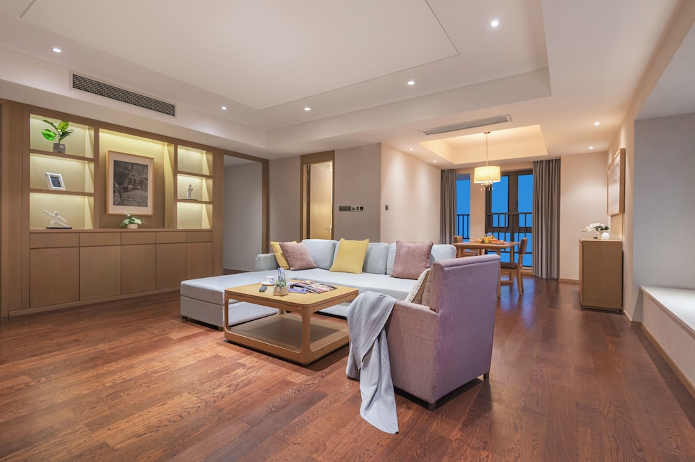 One-Bedroom Premier Suite