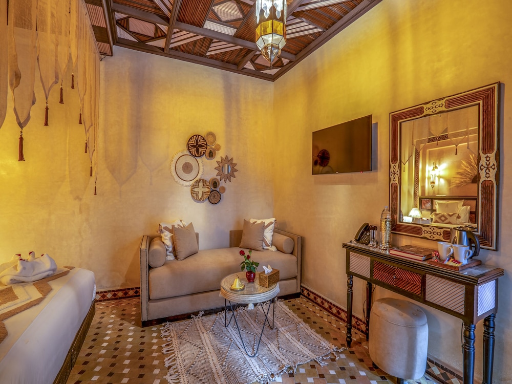 Superior Triple Room, Ensuite, Courtyard View