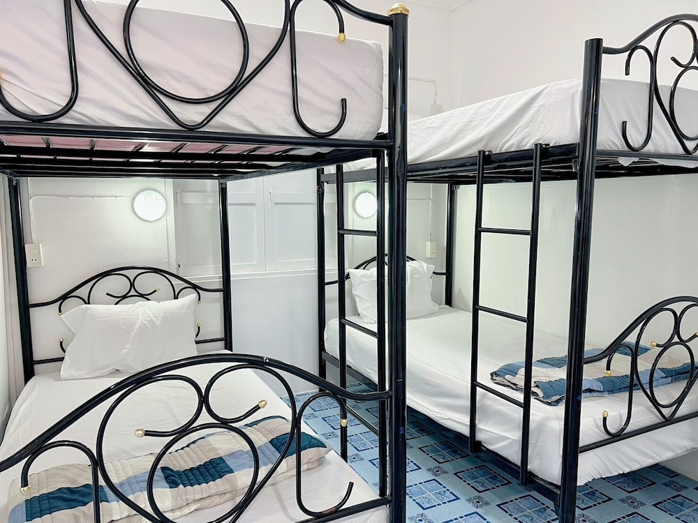 Room for 4 person