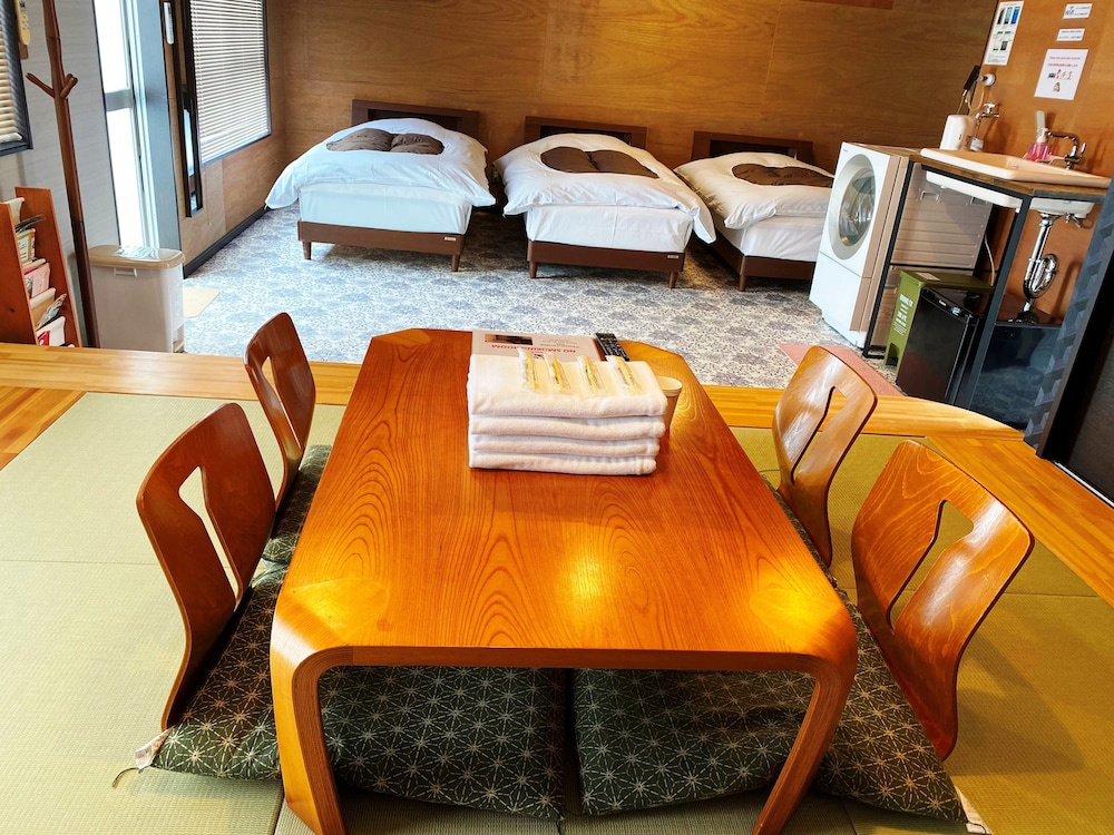 Quadruple Room - 502 thumbnail 6
