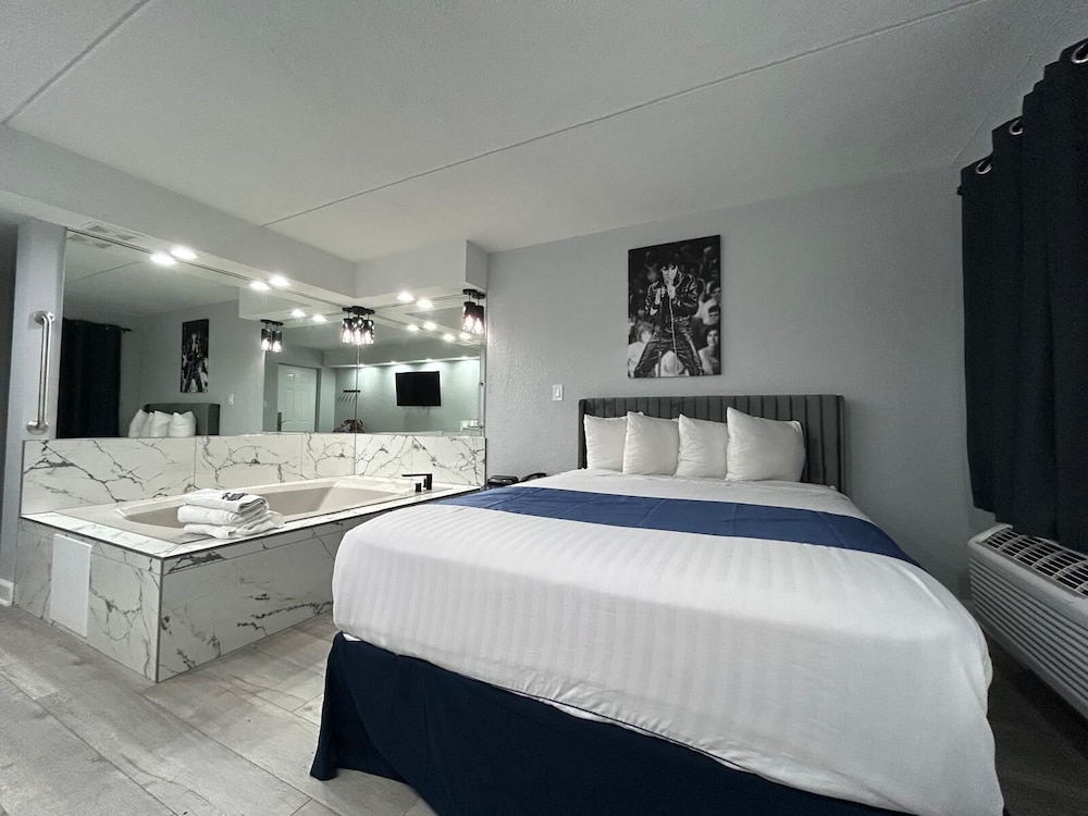 Room, 1 Queen Bed, Jetted Tub