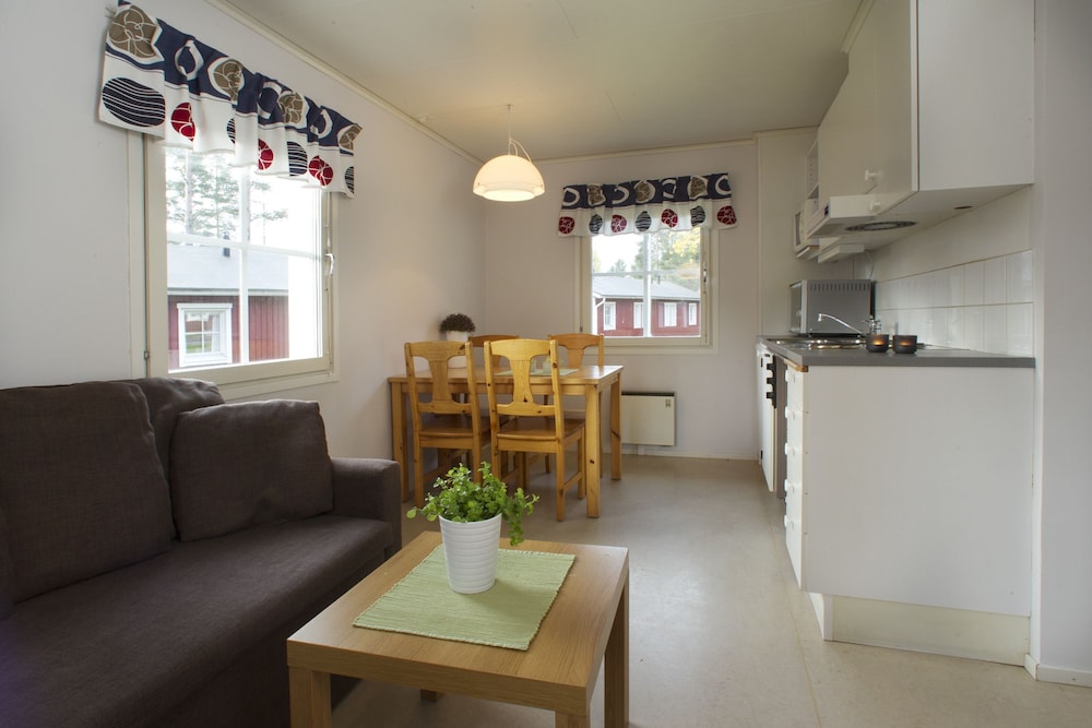Cottage, 2 Bedrooms (Excluding Towels, Sheets, Cleaning) photo 2