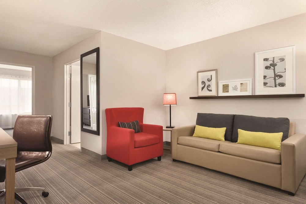 Suite, 1 Bedroom, Non Smoking - Photo 2