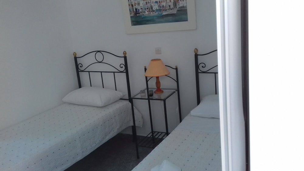 Standard Triple Room - Photo 4