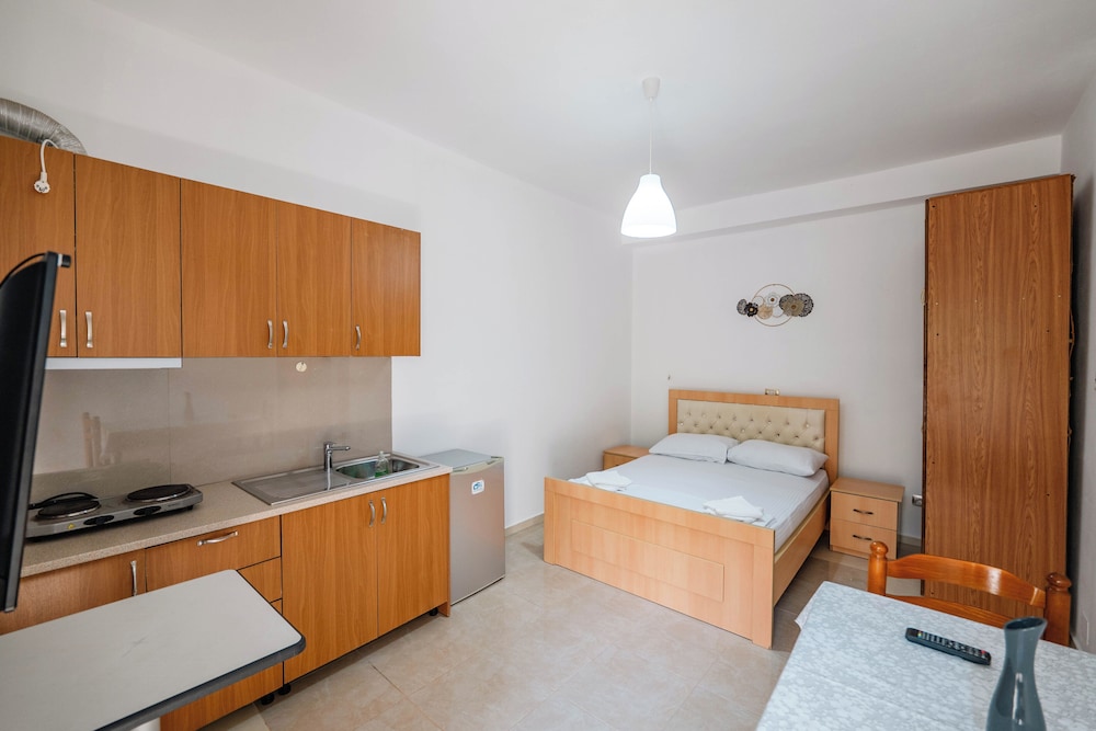 Double Room, Kitchen
