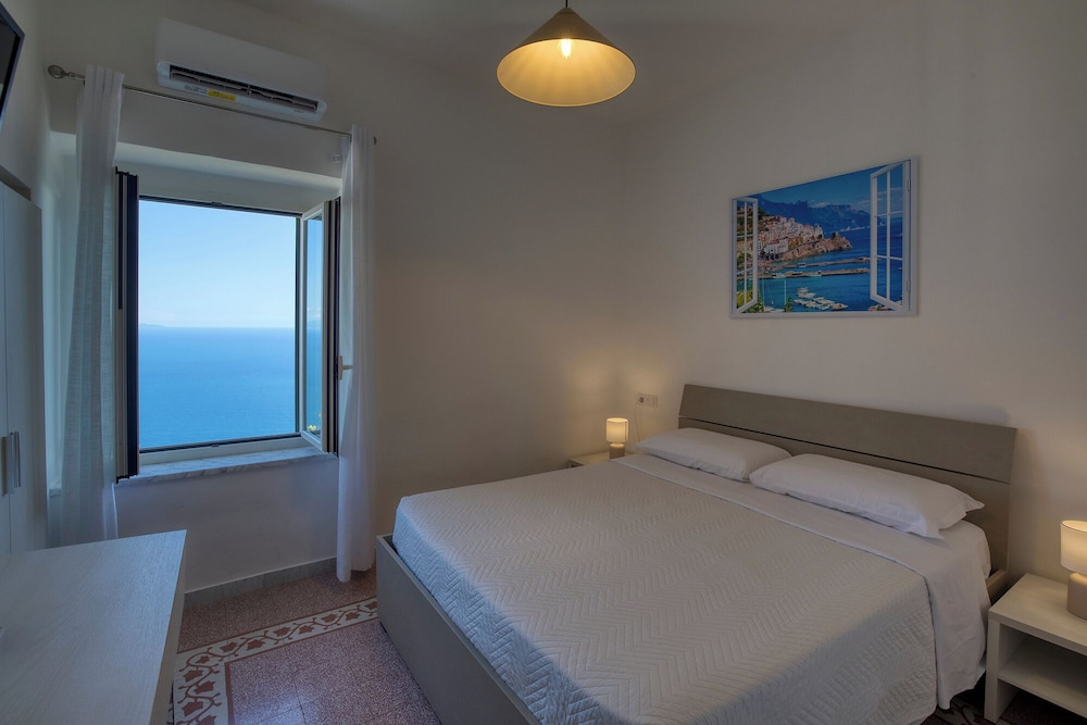 Standard Room, 1 Double Bed, Private Bathroom, Sea View photo 3