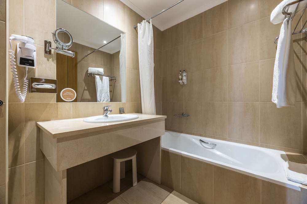 Double or Twin Classic Room - Photo 4