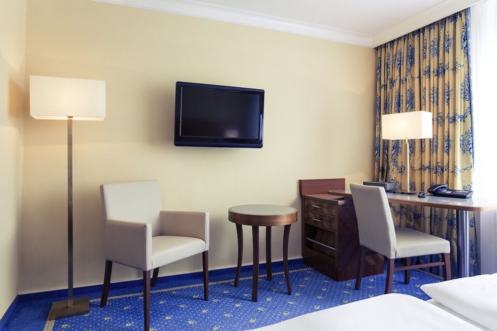 Deluxe Double or Twin Room - Photo 5