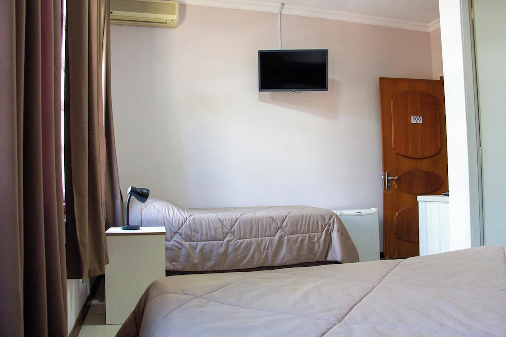 Economy Twin Room photo 3