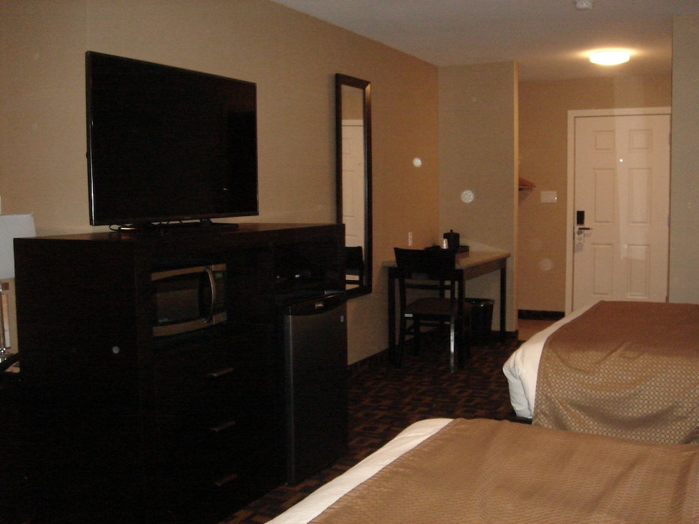 Standard Room, 2 Queen Beds photo 2