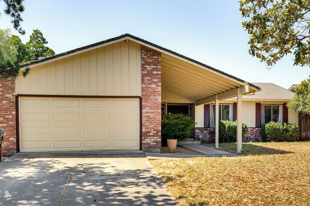 House (4 Bedrooms) photo 1