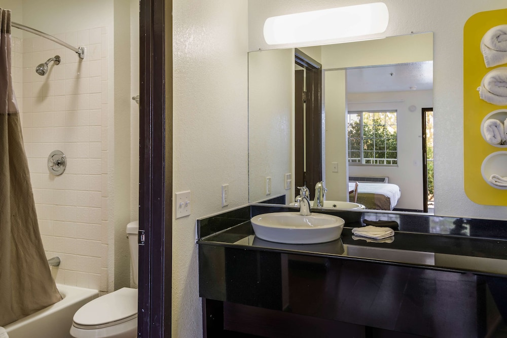 Standard Suite, 2 Queen Beds, Non Smoking, Kitchenette - Photo 10