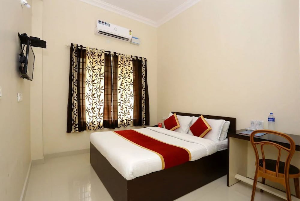 Family Room, 1 King Bed photo 3