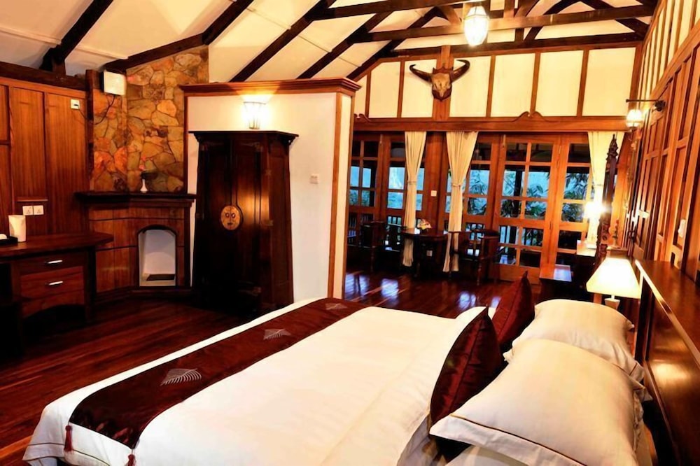 Executive Suite, Non Smoking, Mountain View photo 2