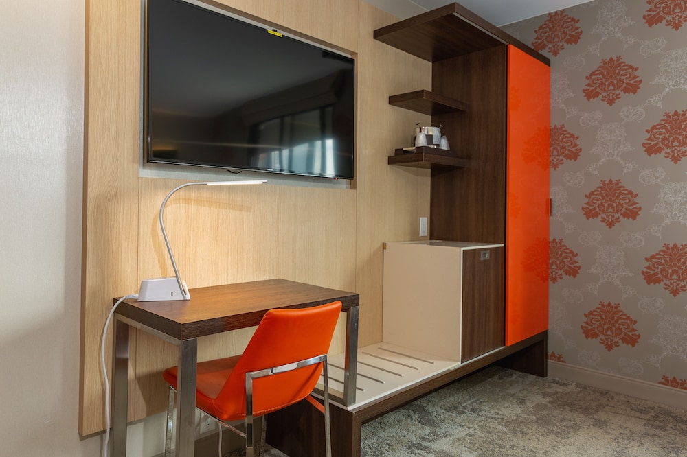 Elite Single Room, 1 Queen Bed, City View photo 3