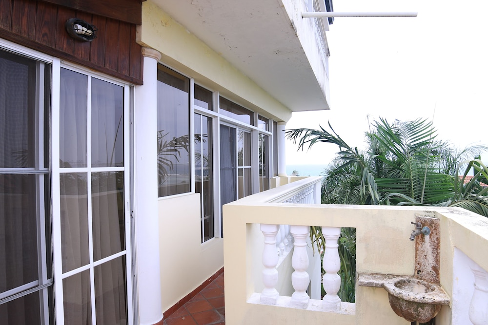Three Bedroom Apartment photo 2