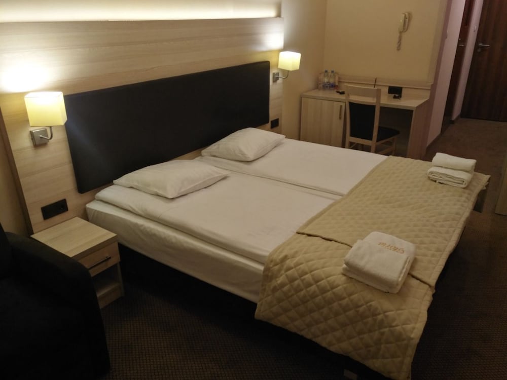 Standard Triple Room, Courtyard View photo 2
