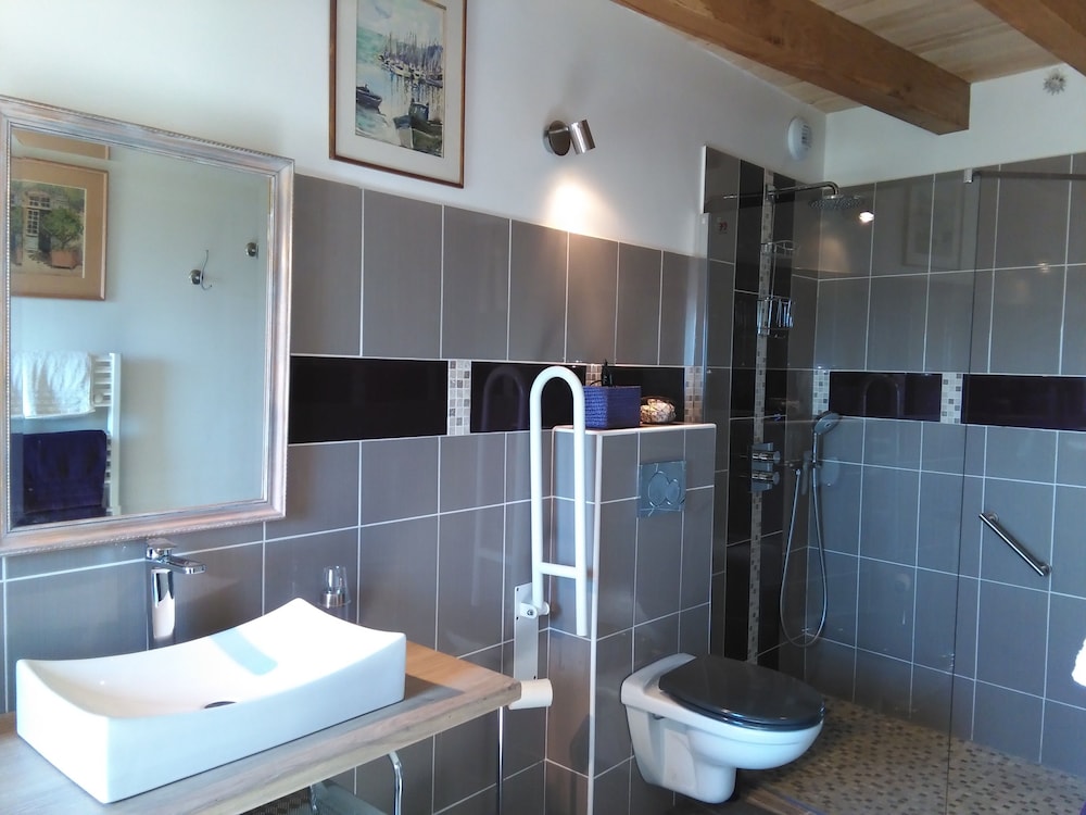 Deluxe Double Room (Ellerslie) photo 3