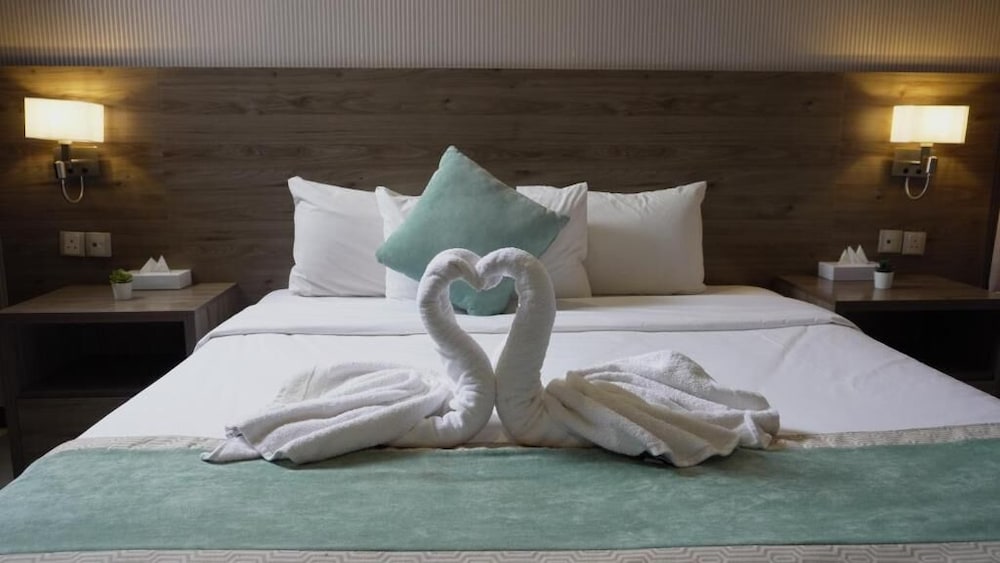 Executive Suite, City View