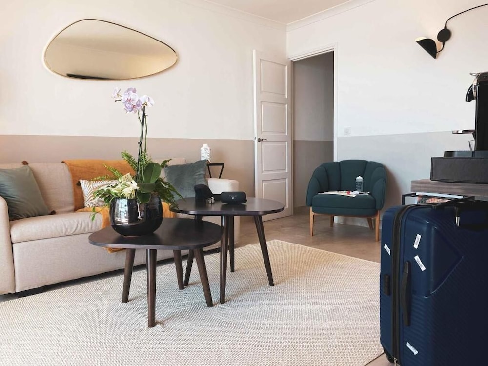 Suite, 1 King Bed, Terrace, Sea View (with Single Sofabed) - Photo 4