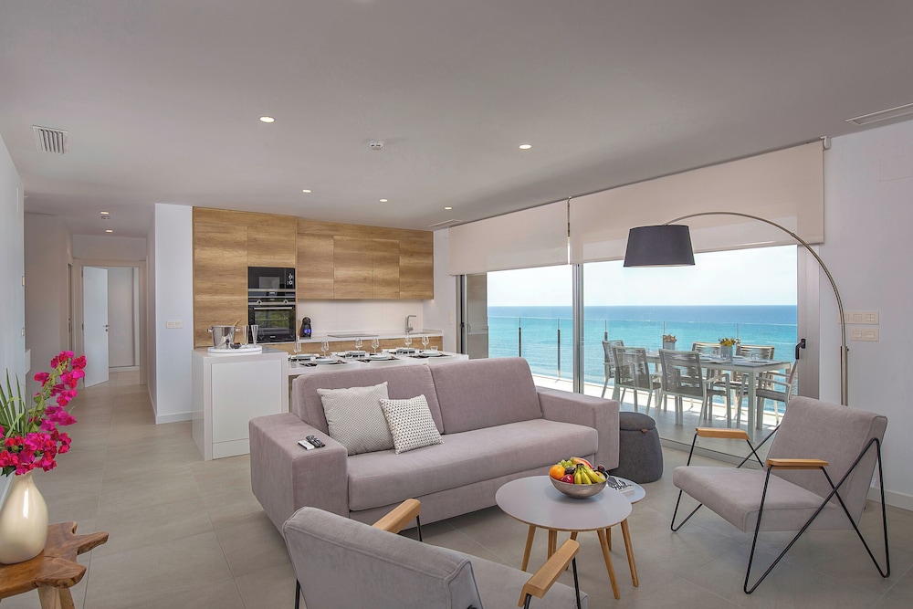 Panoramic Apartment, 1 Bedroom, Sea View - Photo 1