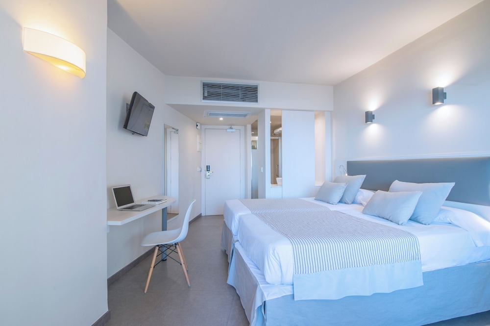 Standard Twin Room, Balcony - Photo 2