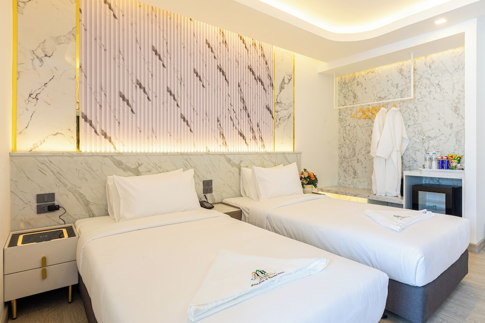 Superior Twin with Balcony+ Family Suite 2 Room photo 2
