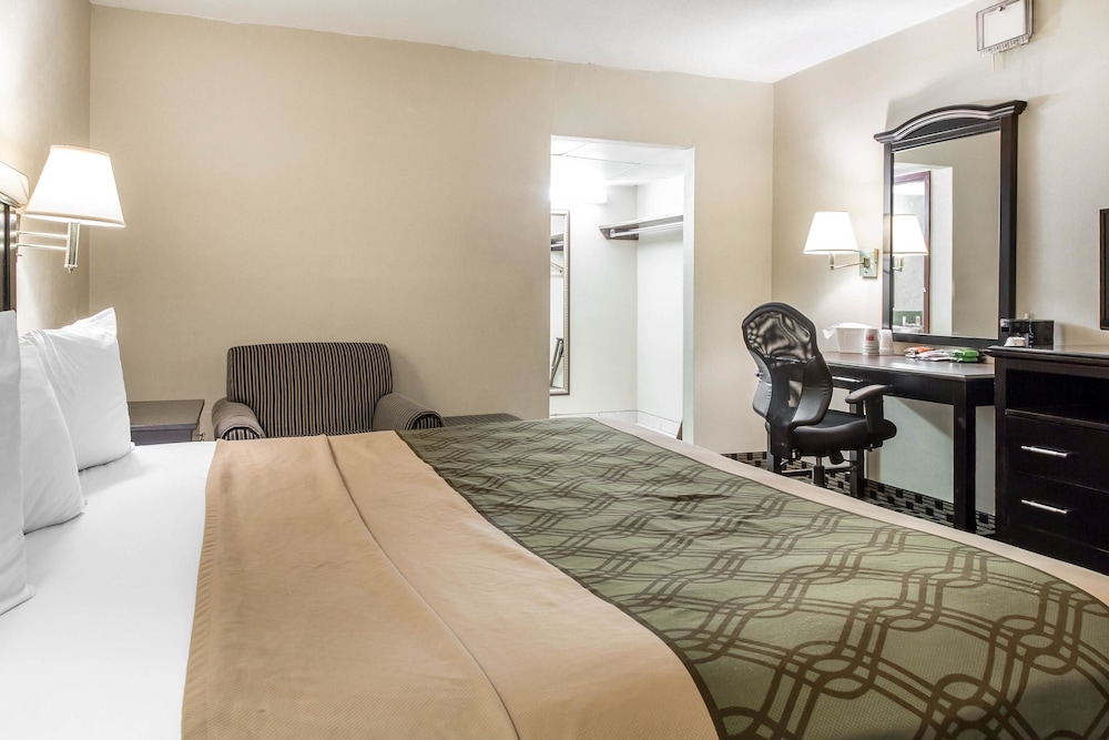 Standard Room, 1 King Bed - Photo 2